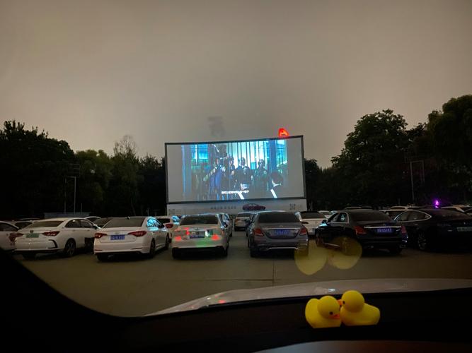 女性尿液呈黄色是什么原因的相关介绍