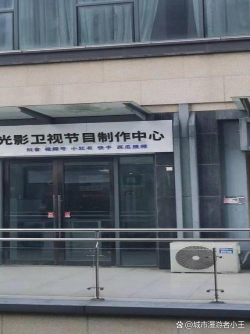 中出人妻少妇的相关介绍