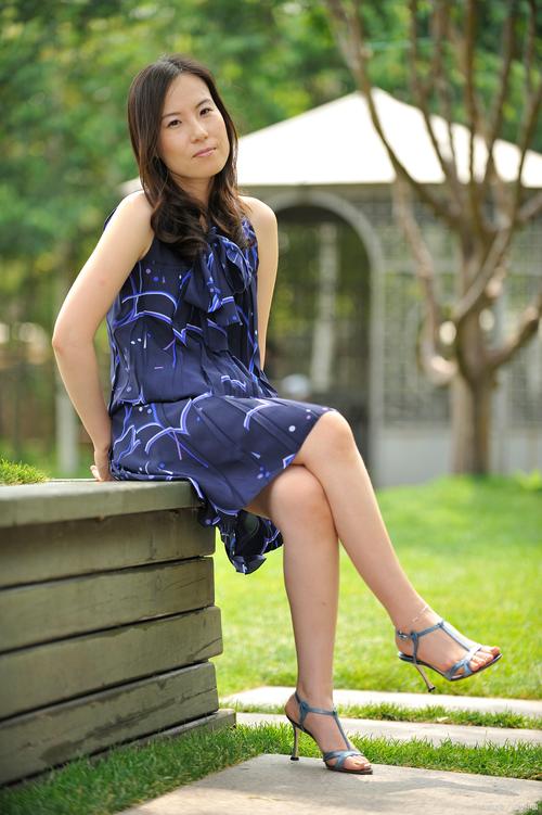 女孩阴道有黄色分泌物的相关介绍