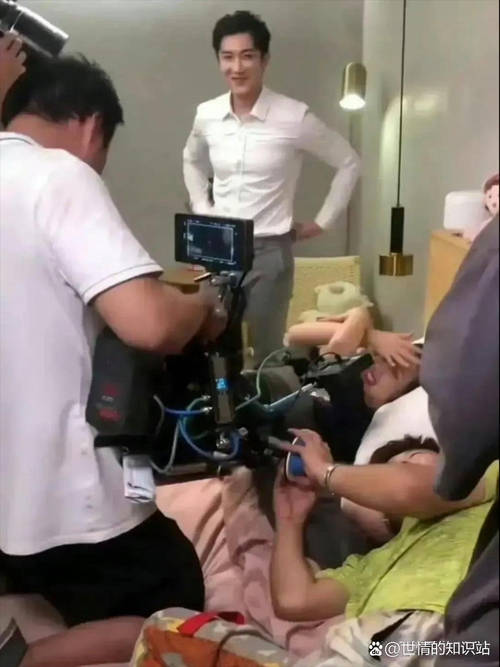 一边揉一边摸视频的相关介绍