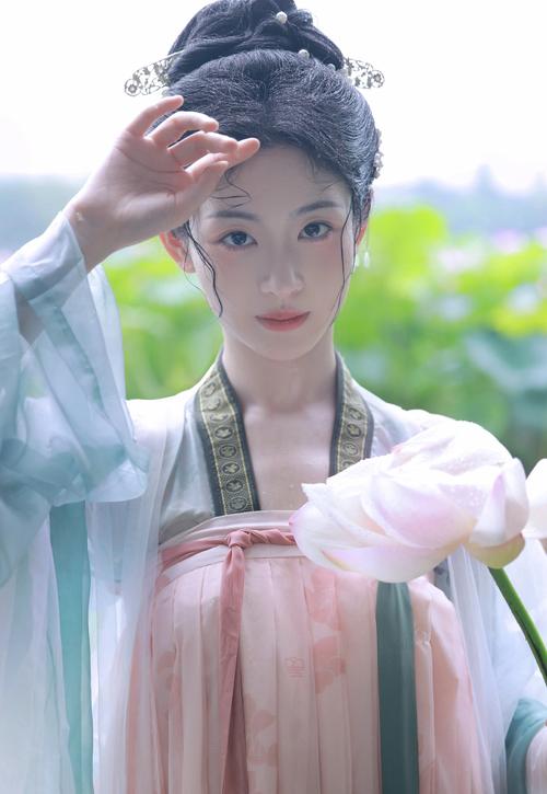 大乳秘书的相关介绍
