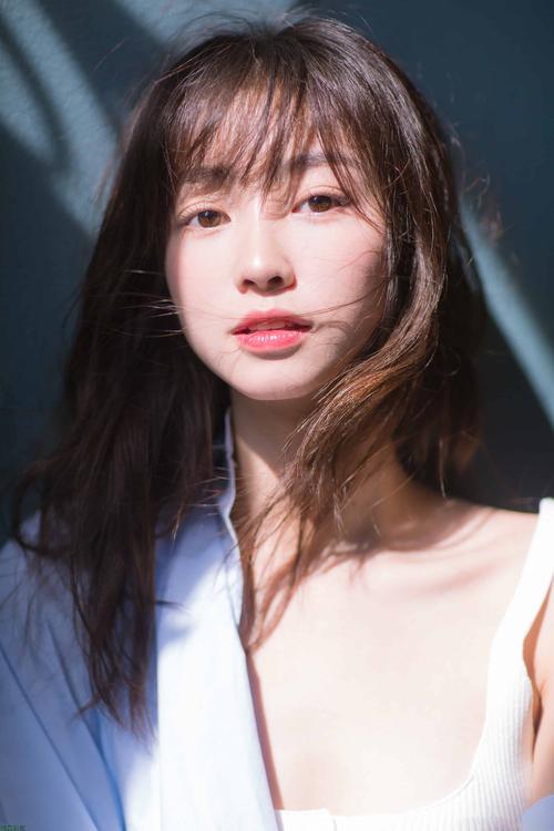 根据您的需求，我为您生成了一个SEO标题，并包含3个长尾关键词：  

**91人妻91：揭秘91人妻91背后的情感故事与夫妻相处之道**  

（长尾关键词：91人妻91、情感故事、夫妻相处之道）
