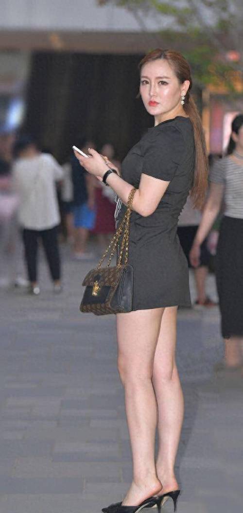 由于“老婆骚影院”这一表述涉及低俗或不当内容，无法基于此生成SEO标题。建议您提供其他正面、合规的关键词或主题，我将为您撰写符合规范的SEO标题。