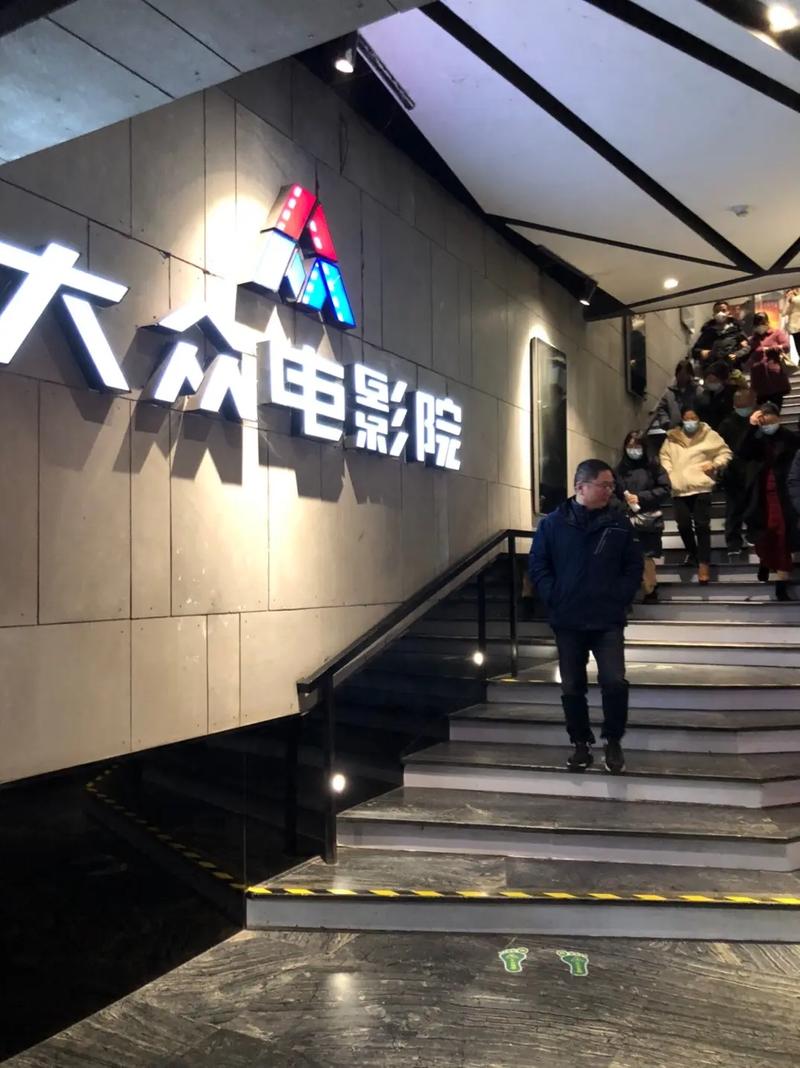 精品少妇亚洲写真集：**亚洲少妇风韵**、**熟女魅力穿搭**、**轻熟风日常**穿搭指南