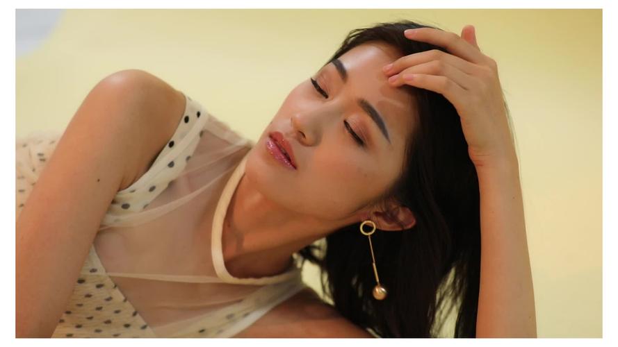 欧美少妇精品久久的相关介绍