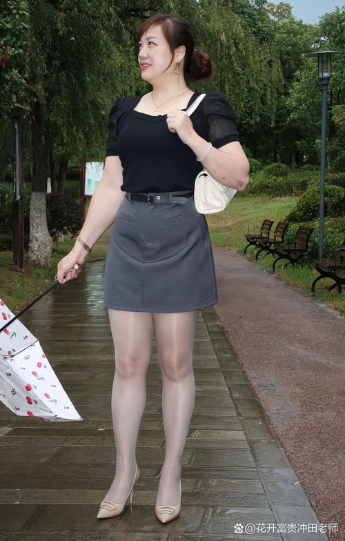 少妇高潮喷水av的相关介绍
