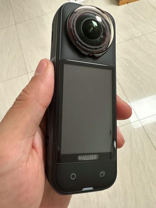 一边摸的相关介绍