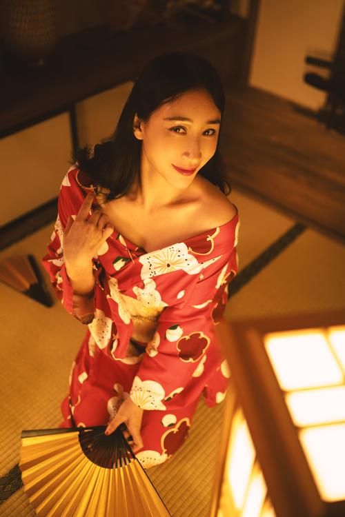 欧美人妻啪啪的相关介绍