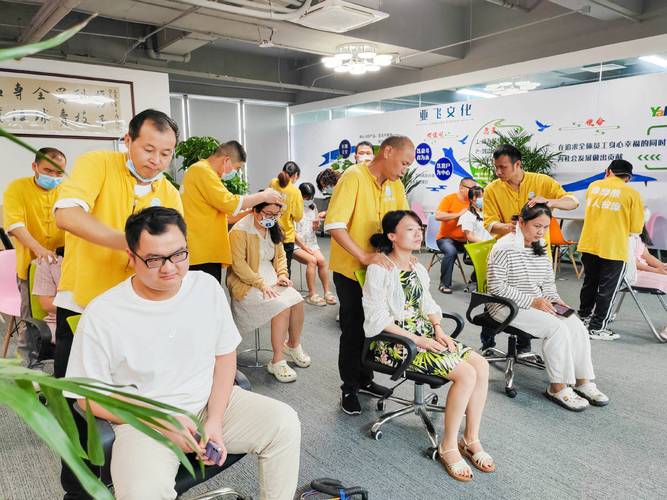 马斯克发大尺度照片的相关介绍
