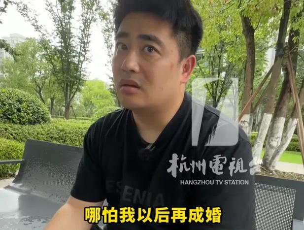 一边摸下边一边亲上面的相关介绍