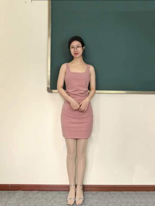 丰满女上司的诱惑的相关介绍